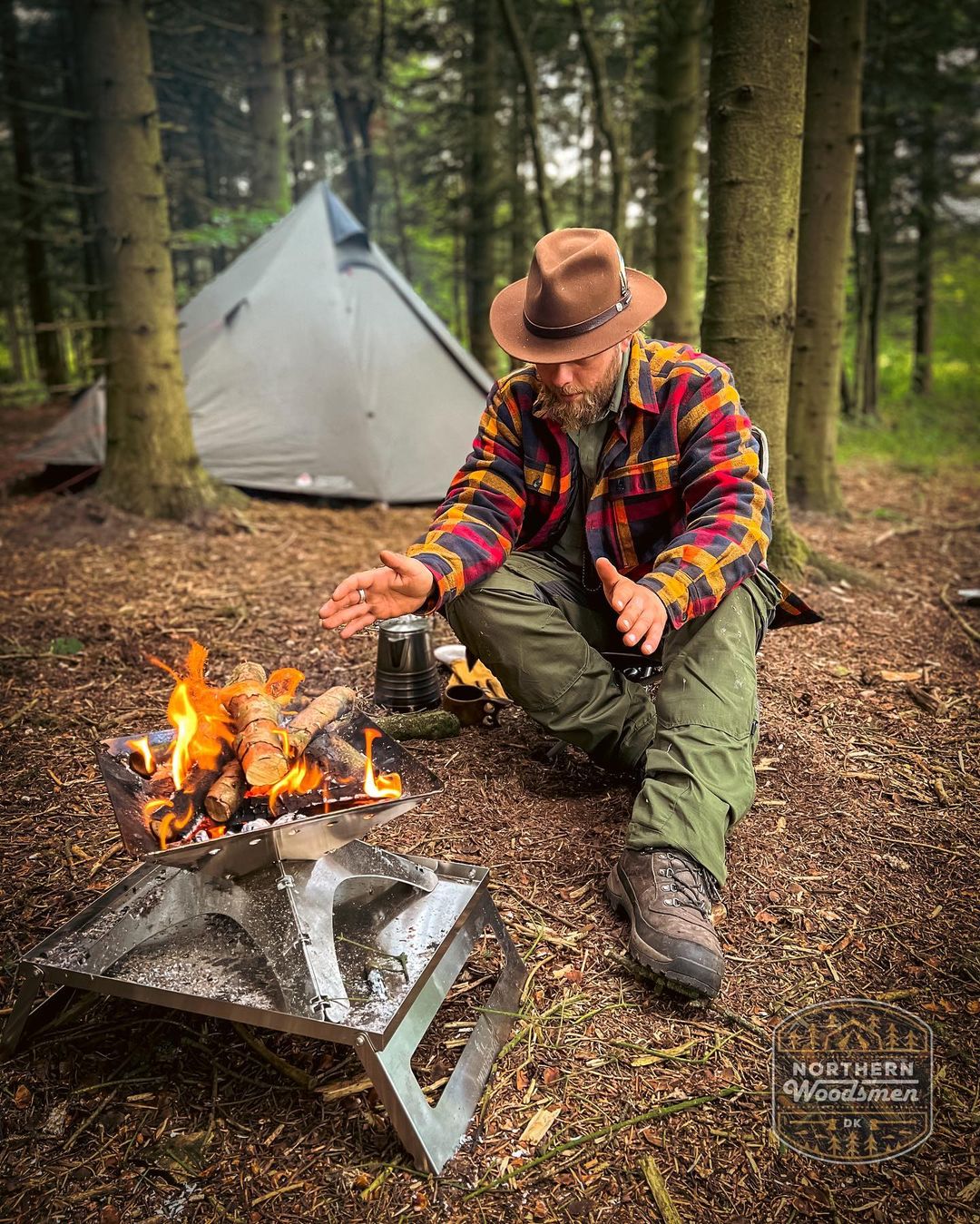 Winnerwell M-sized Flat Firepit Portable Fire Pit for Camping